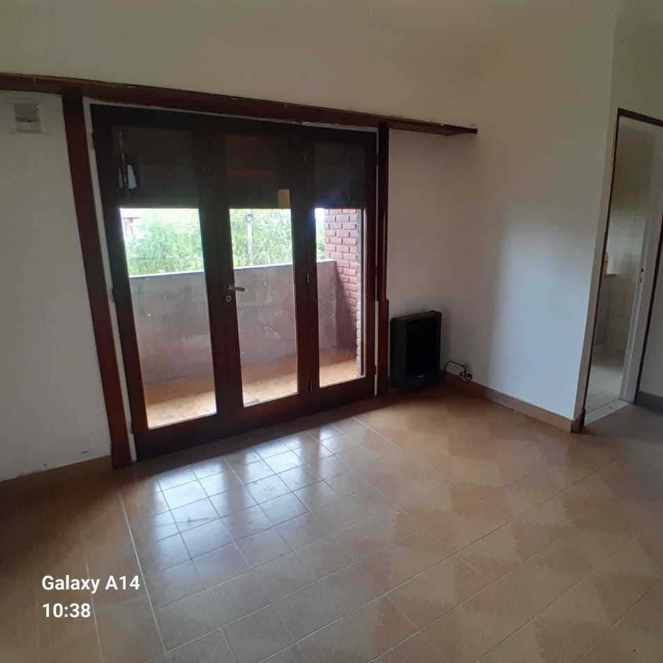 DEPARTAMENTO TIPO DUPLEX DE 3 AMBIENTES EN ZONA MOGOTES