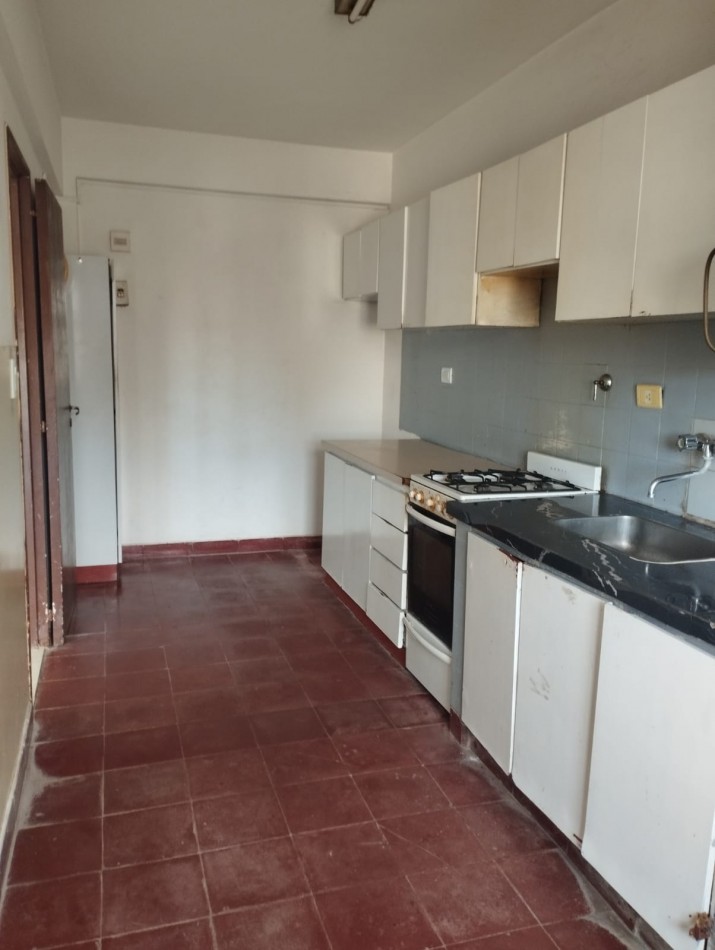 3 AMBIENTES EN COMPLEJO CERRADO EN BARRIO VILLA PRIMERA. APTO CREDITO. CON RENTA