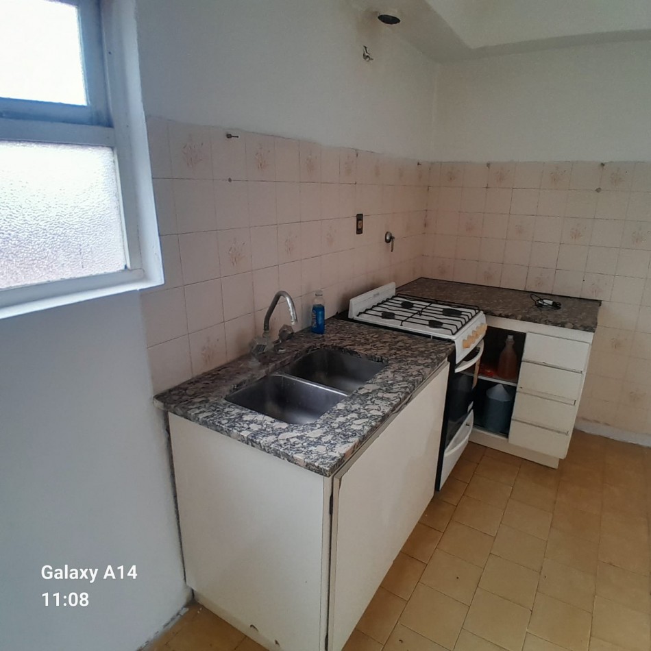 DEPARTAMENTO DE 2 AMBIENTES EN RIVADAVIA AL 8100