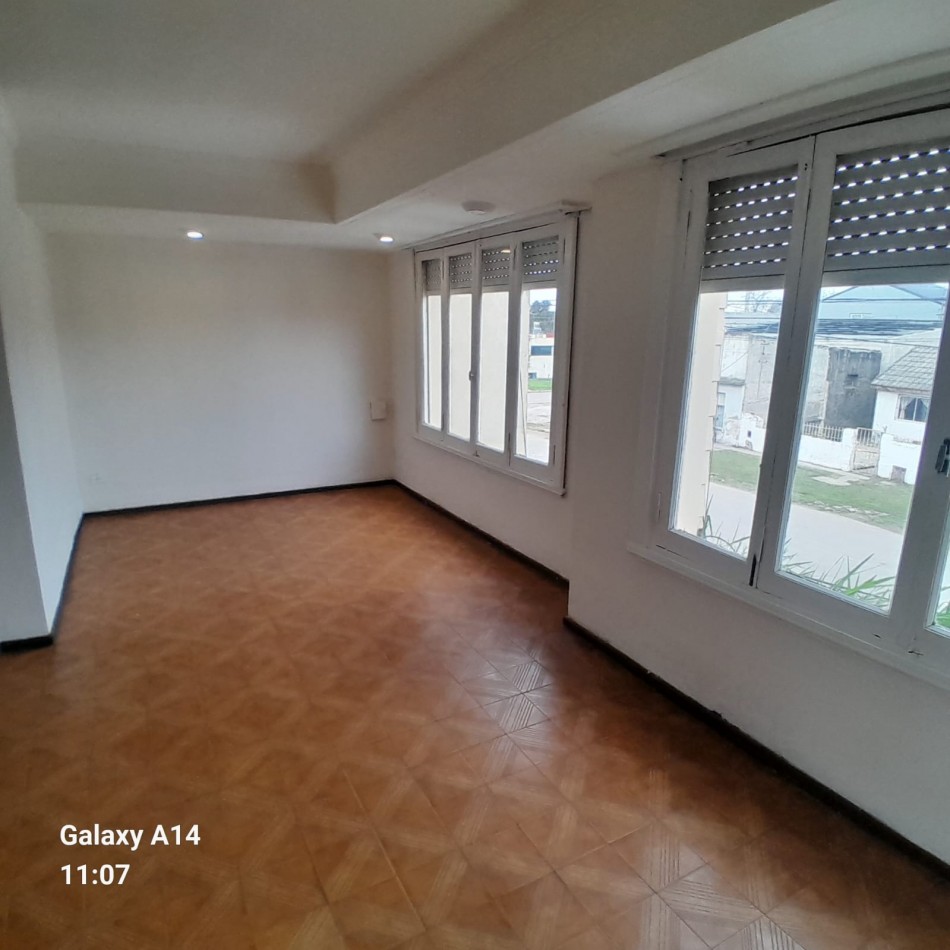 DEPARTAMENTO DE 2 AMBIENTES EN RIVADAVIA AL 8100