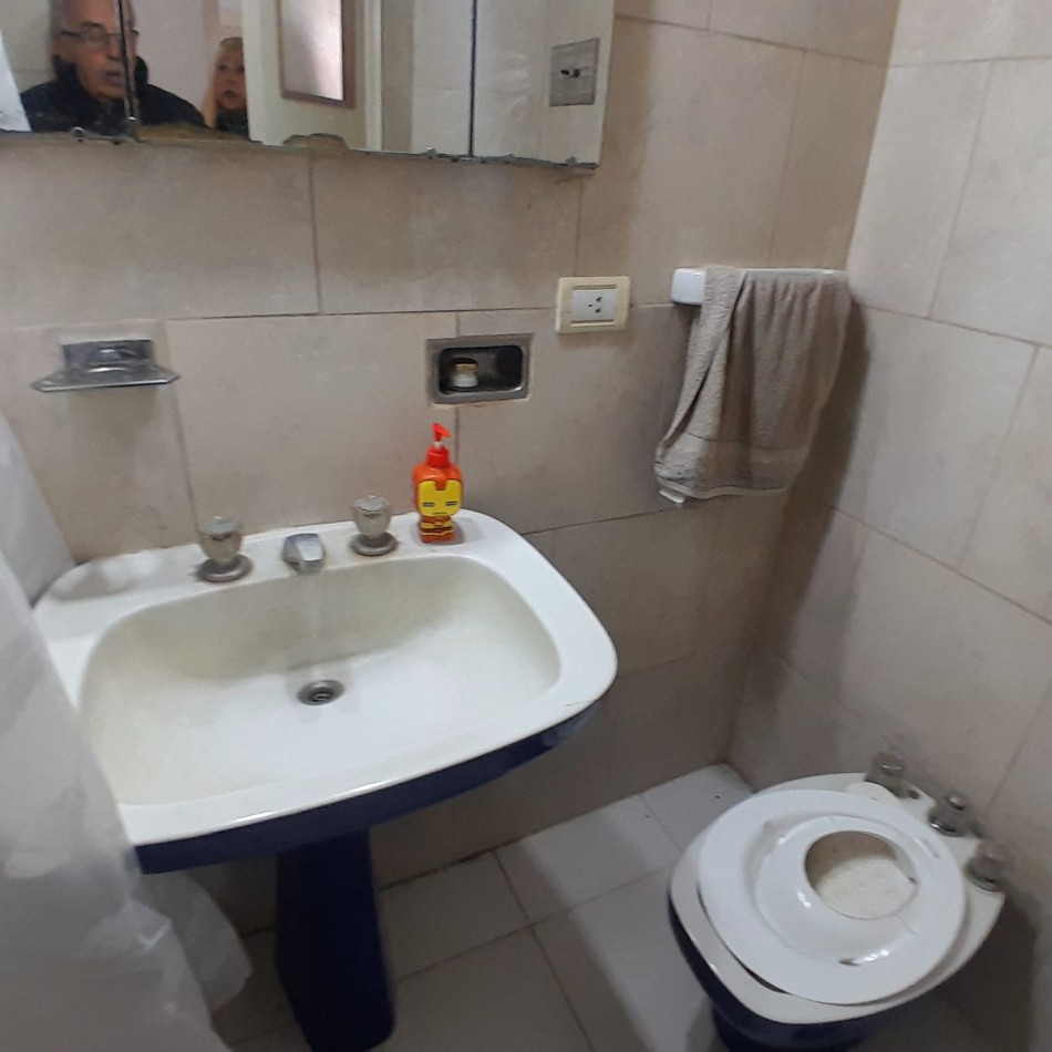 DEPARTAMENTO DE 2 AMBIENTES SOBRE AVENIDA TEJEDOR. APTO CREDITO.