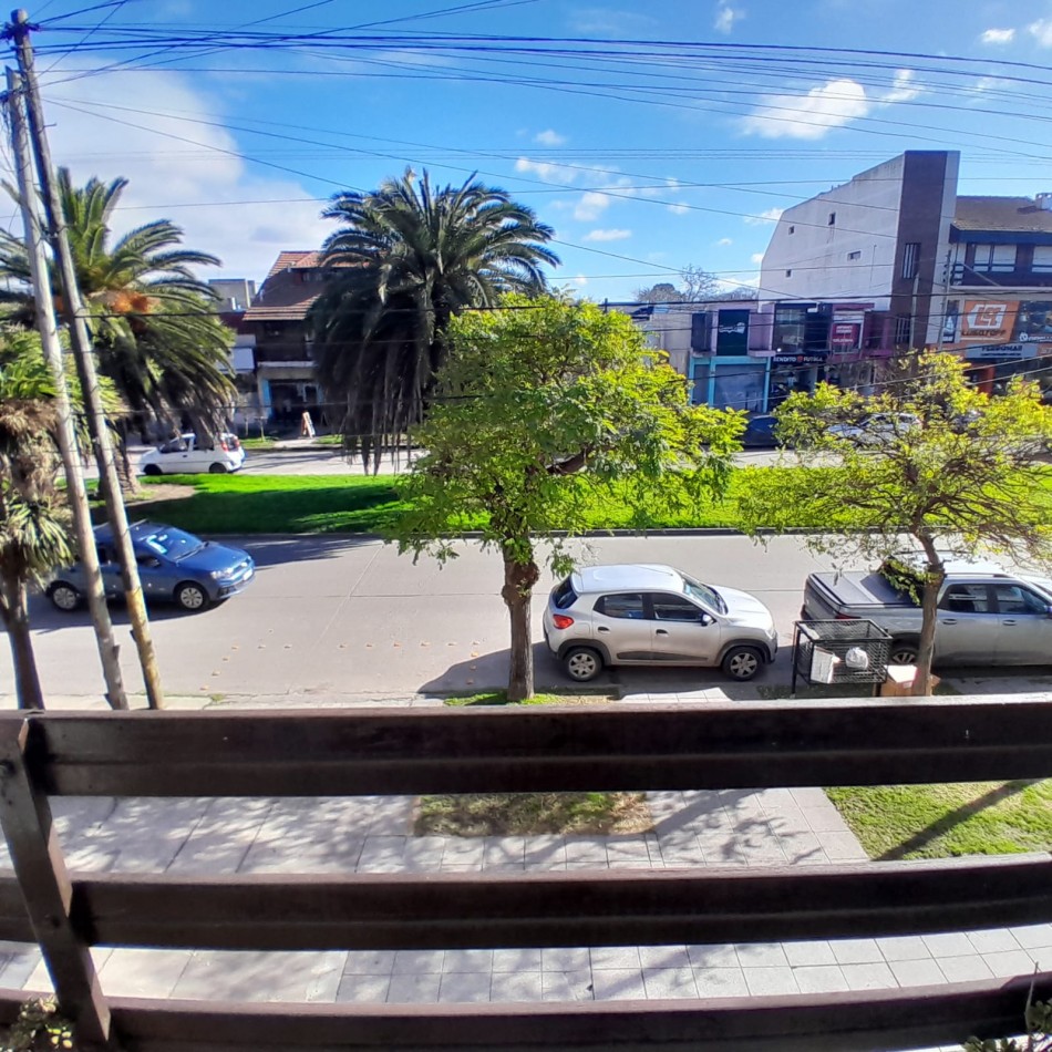 DEPARTAMENTO DE 2 AMBIENTES SOBRE AVENIDA TEJEDOR. APTO CREDITO.