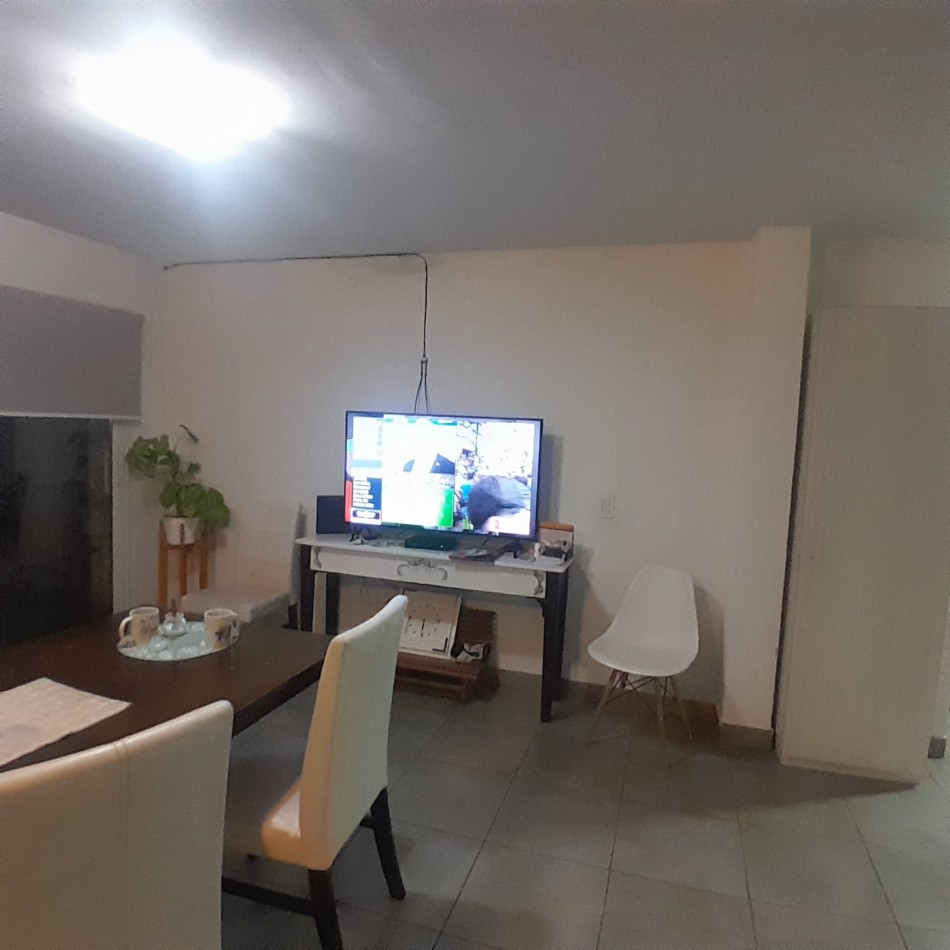 CASA DE 4 AMBIENTES EN BARRIO PINARES