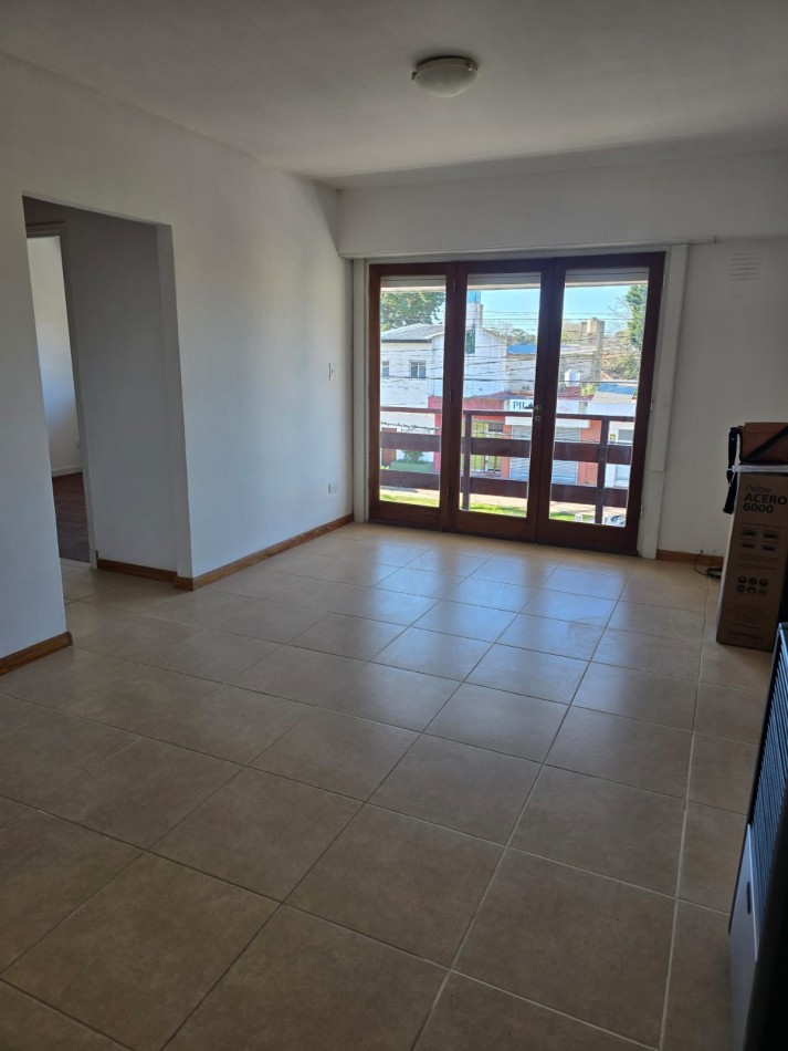 PH DE 3 AMBIENTES, EN PRIMER PISO POR ESCALERA