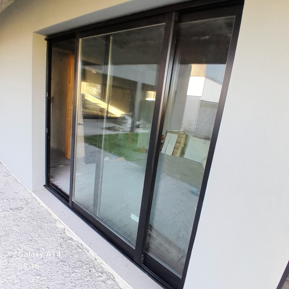 MODERNA CASA A TERMINAR EN COUNTRY COSTA DEL SOL, MAR CHIQUITA