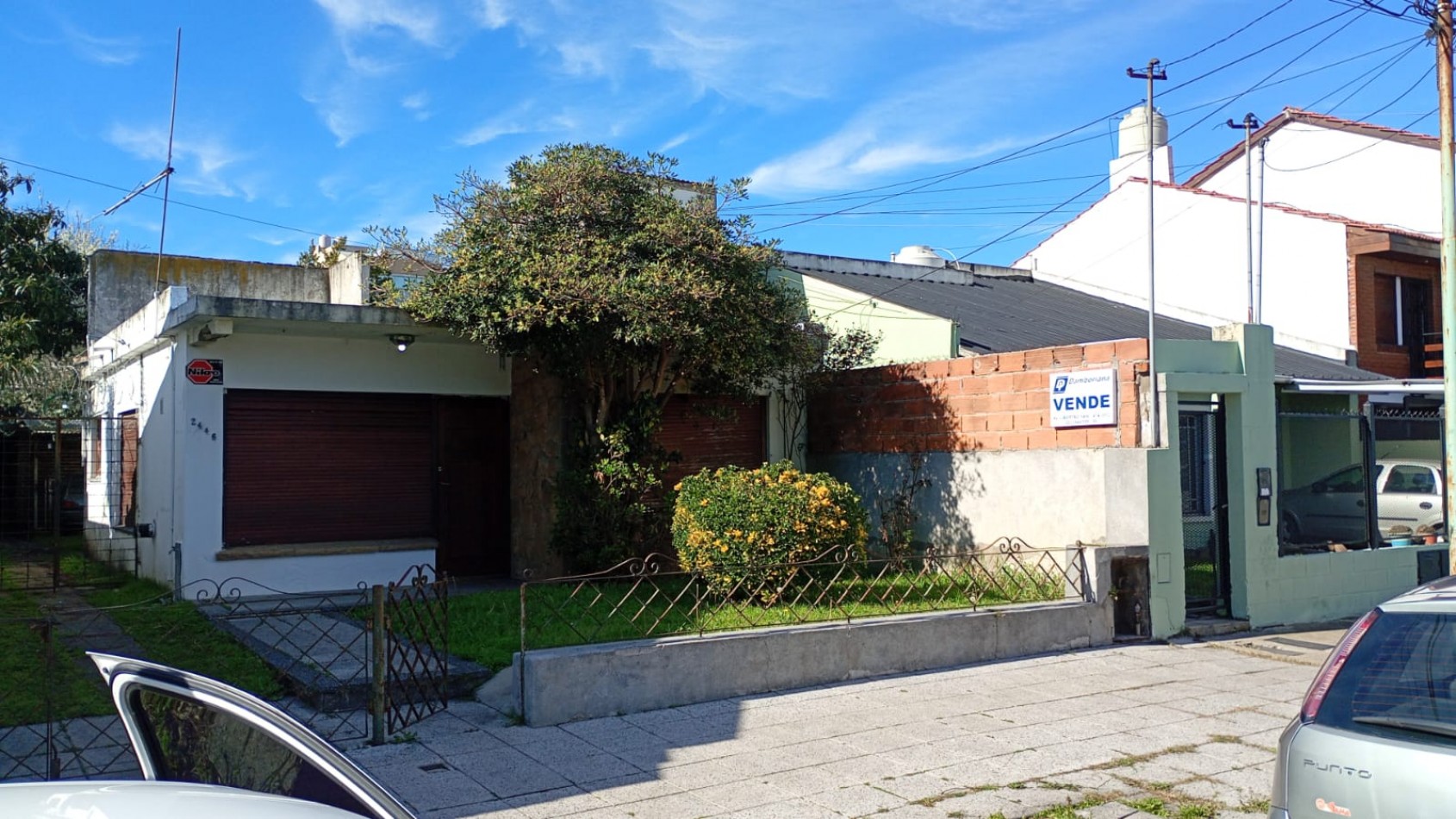 A RECICLAR: CASA DE 3 AMBIENTES MAS DEPTO AL FONDO EN LA PAMPA AL 2400