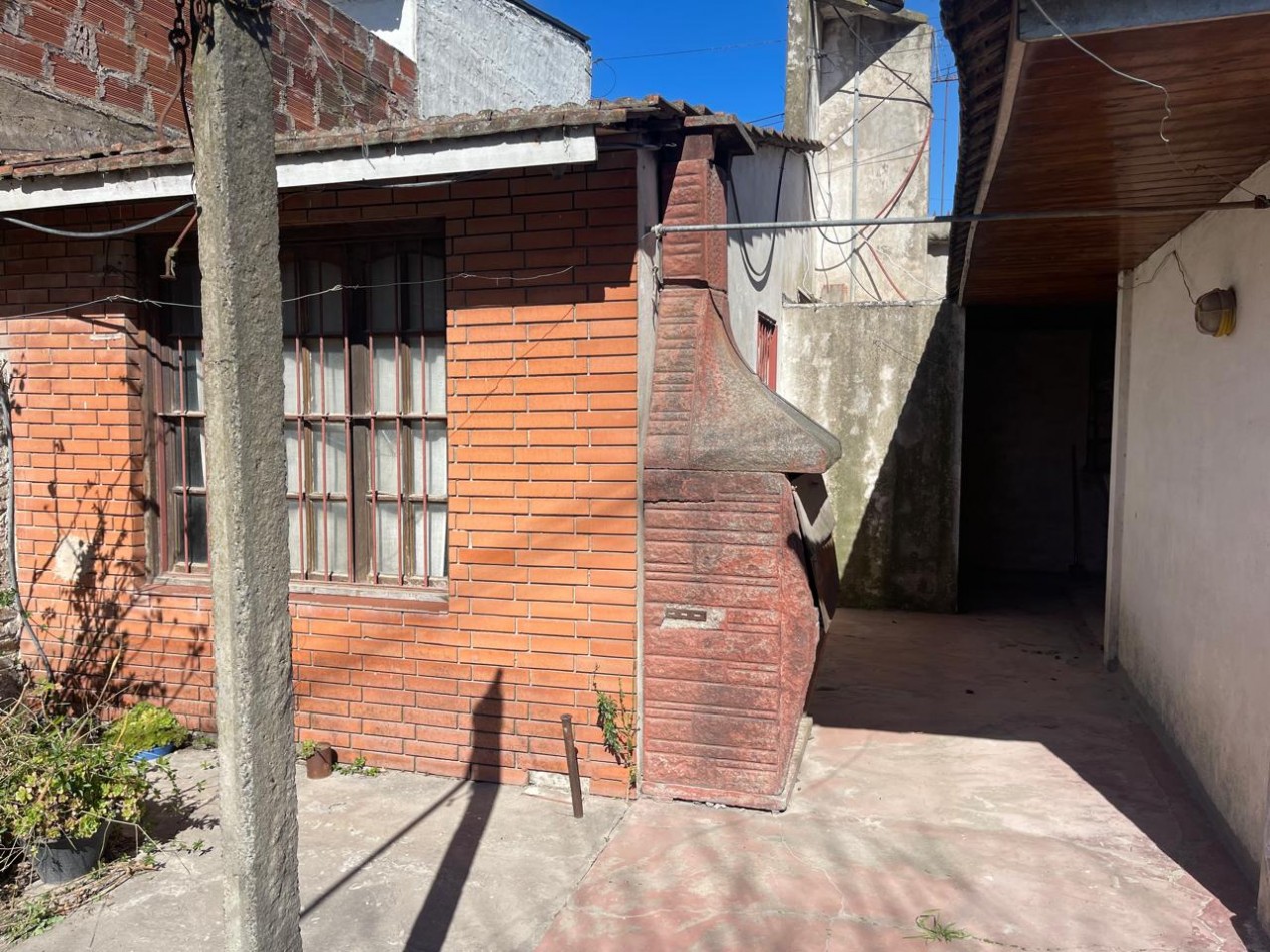 CHALET DE 3 AMBIENTES EN ESQUINA DE LIBERTAD Y TANDIL