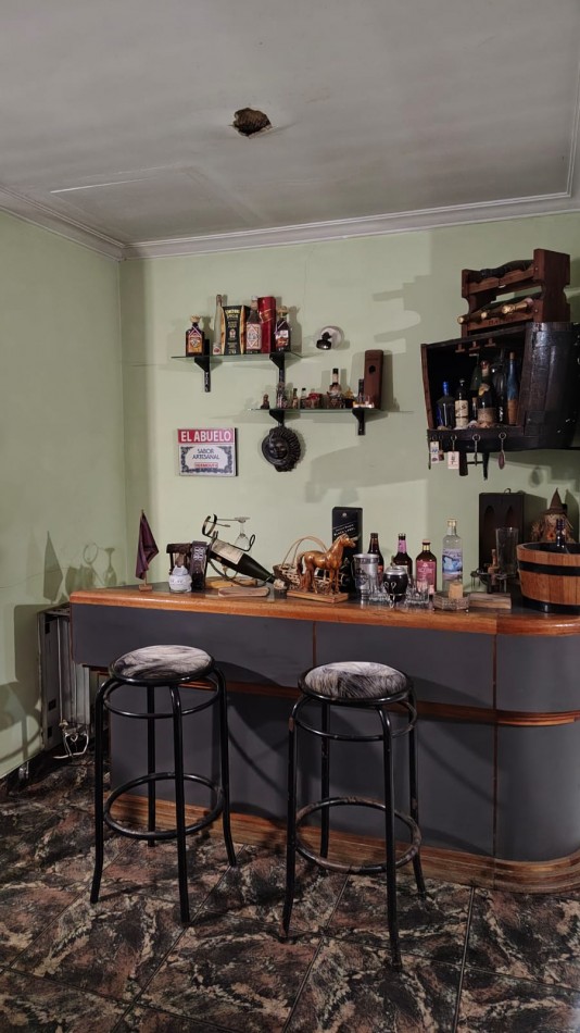 CASA EN BARRIO BOSQUE GRANDE, 3 AMBIENTES CON POSIBILIDAD DE MAS