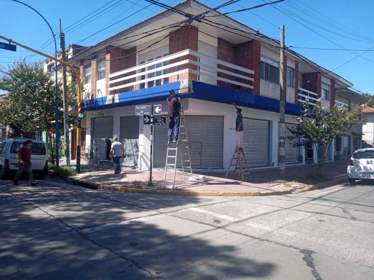 2 LOCALES COMERCIALES EN BLOCK EN FALUCHO Y SAN JUAN