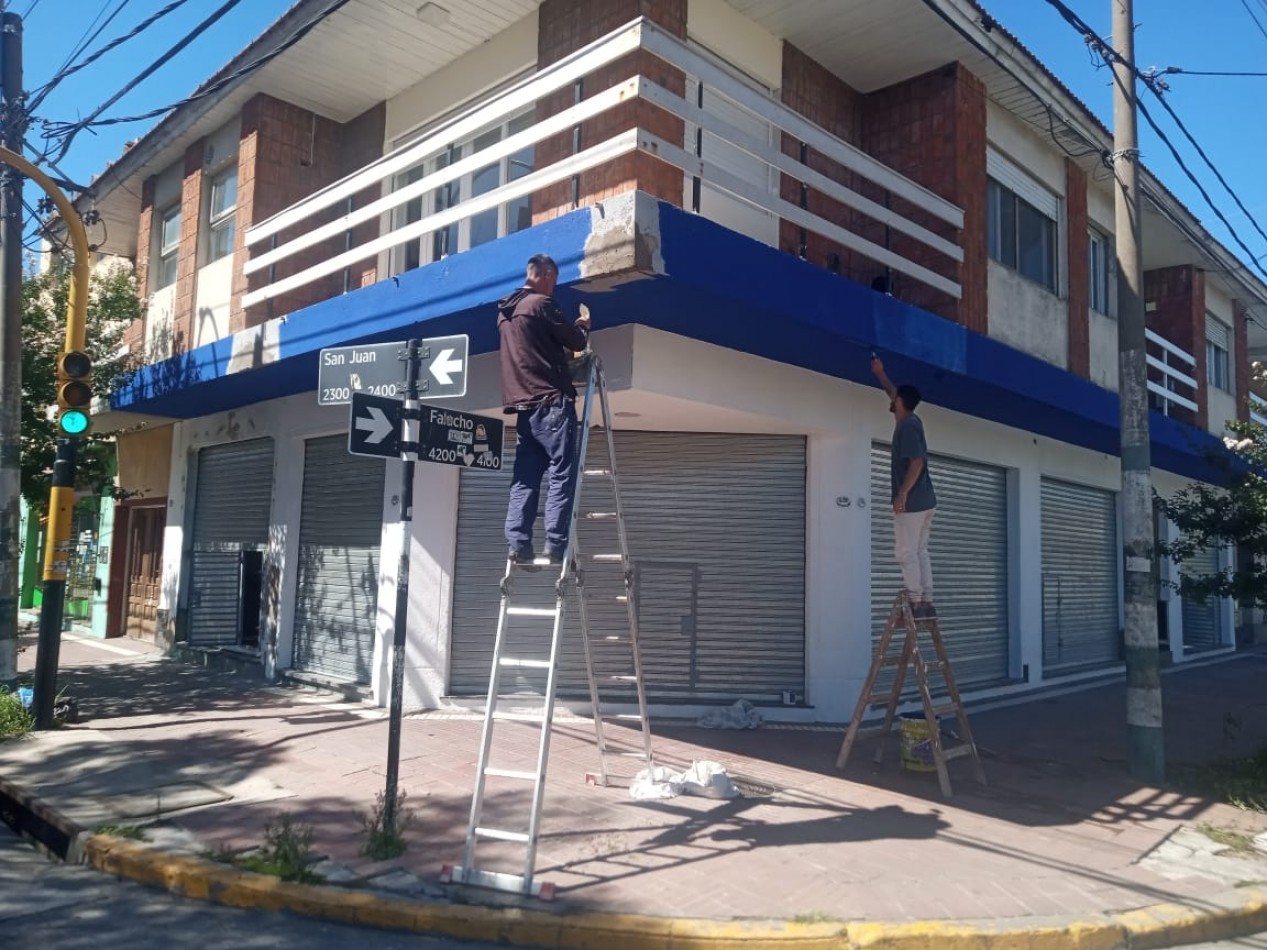 2 LOCALES COMERCIALES EN BLOCK EN FALUCHO Y SAN JUAN