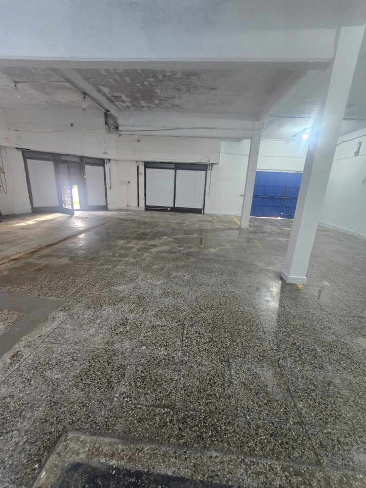 LOCAL EN ESQUINA EN 3 DE FEBRERO Y PERU