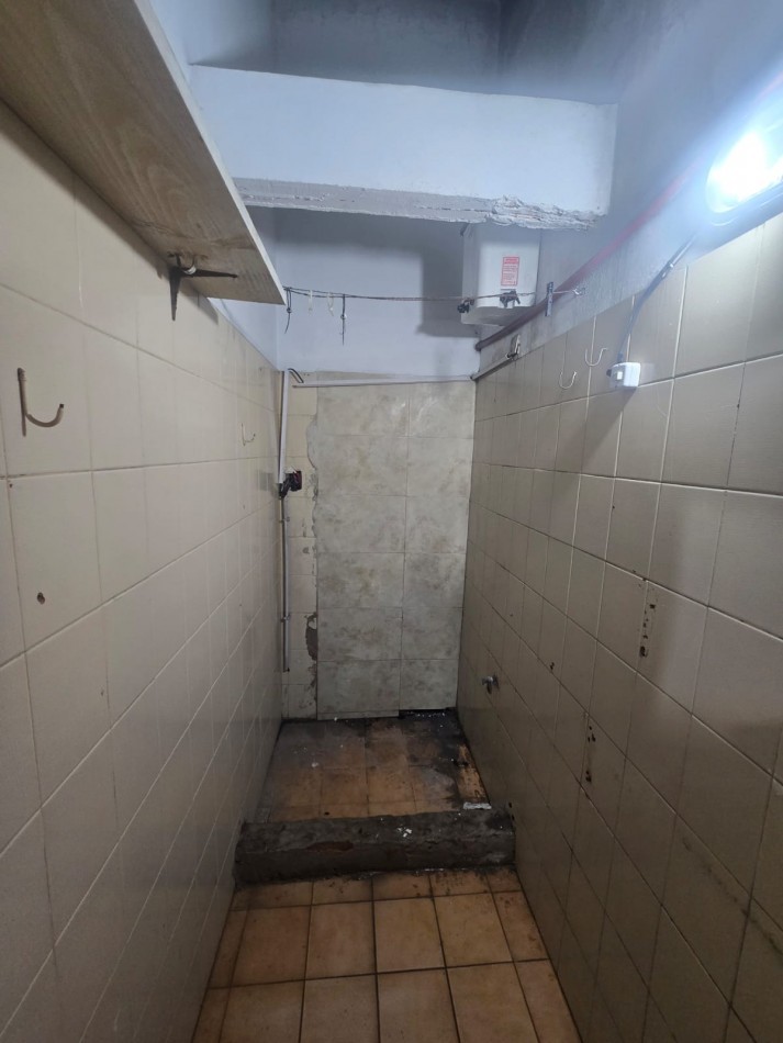 LOCAL EN ESQUINA EN 3 DE FEBRERO Y PERU