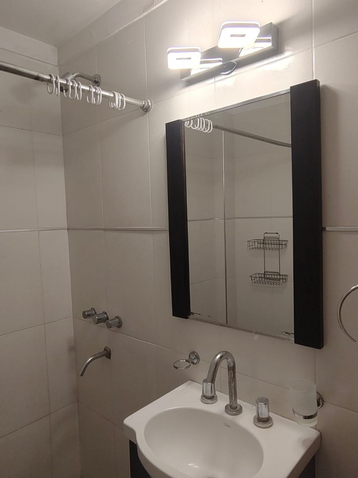 CHALET DE 4 AMBIENTES EN BARRIO CAISAMAR