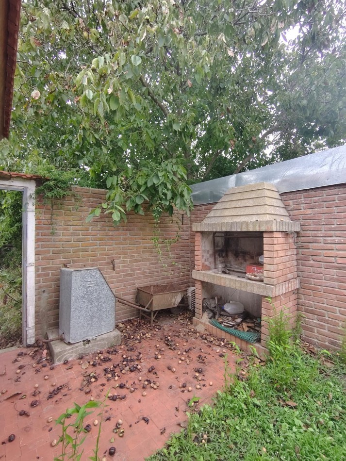 CHALET DE 4 AMBIENTES EN BARRIO CAISAMAR