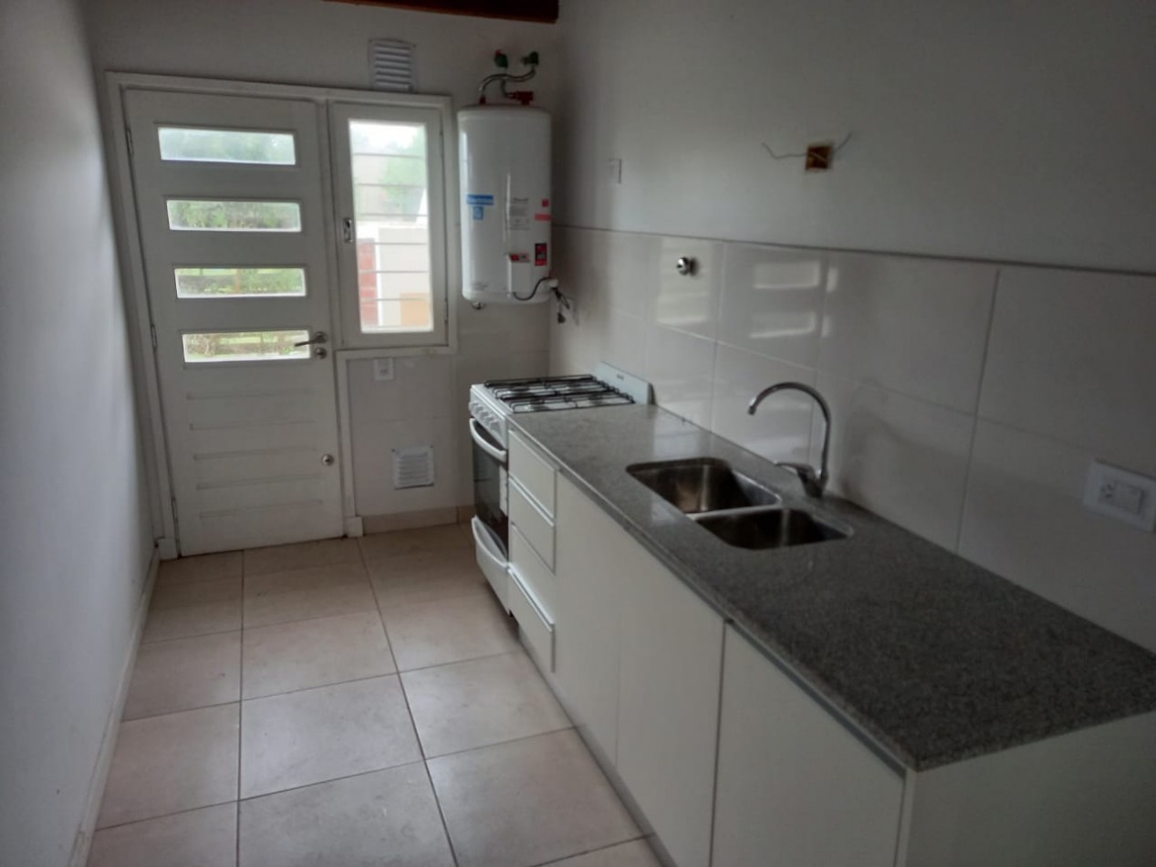 DUPLEX DOS AMBIENTES A 1 CUADRA DEL MAR. BARRIO FELIX U. CAMET