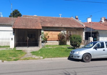 VILLA PRIMERA. EN VENTA, CHALET 4 AMBIENTES A RECICLAR