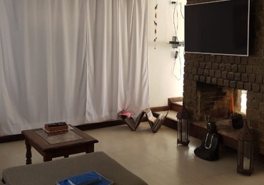 Chalet 5 Ambientes. 450 Mts. Barrio San Carlos