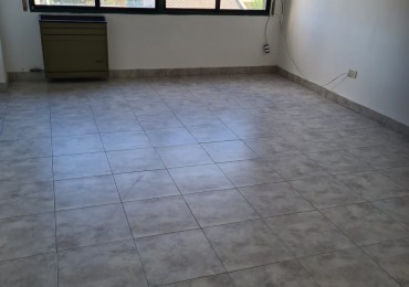 Departamento 3 ambientes con entrada de vehiculos Apto Credito