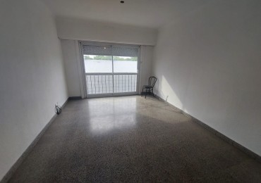 DEPARTAMENTO EN VENTA. TRES AMBIENTES CON BALCON. LURO Y SAN JUAN