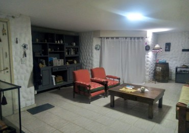 CASA EN VENTA, 4 AMBIENTES. BARRIO 9 DE JULIO