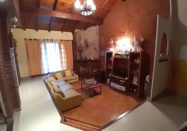 CHALET MAS DEPARTAMENTO EN VENTA. BARRIO 180.