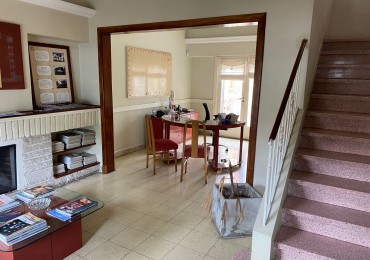 Chalet 4 ambientes+ dcia, Ideal profesional o vivienda a mts de Plaza del Agua.
