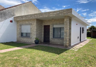 EN VENTA. CASA TRES AMBIENTES. BARRIO SAN CAYETANO