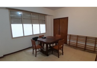ALQUILER 24 MESES. DPTO 2 AMBIENTES. ZONA LURO 2400