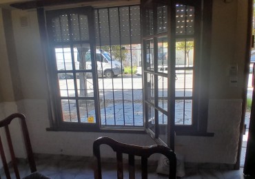 VENTA. PH DOS AMBIENTES A LA CALLE. BARRIO SARMIENTO