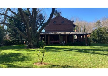 Chalet sobre 5 lotes en Mar de Cobo