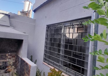 PH DE 3 AMBIENTES EN PLANTA BAJA A LA CALLE