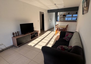 EN VENTA. PH TRES AMBIENTES CON PATIO. ZONA MISIONES Y AVELLANEDA. APTO CREDITO