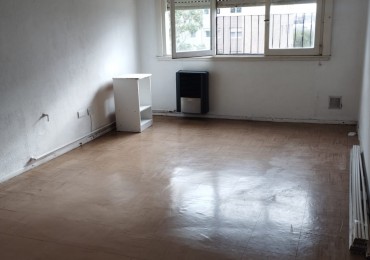 EN VENTA. DEPARTAMENTO DE TRES AMBIENTES EN COMPLIEJO CERRADO SOBRE AV LIBERTAD 5500