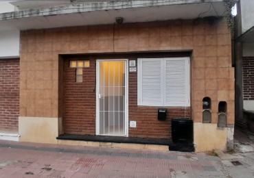PH DE AMBIENTE Y MEDIO, PLANTA BAJA A LA CALLE