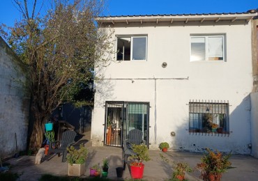 CASA DE 4 AMBIENTES EN BARRIO PINARES