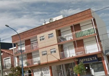 DEPARTAMENTO DOS AMBIENTES A LA CALLE. JARA AL 2100.