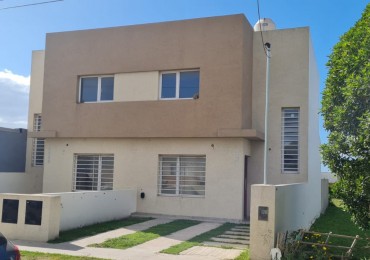 DUPLEX 3 AMBIENTES. BARRIO FELIX U. CAMET.